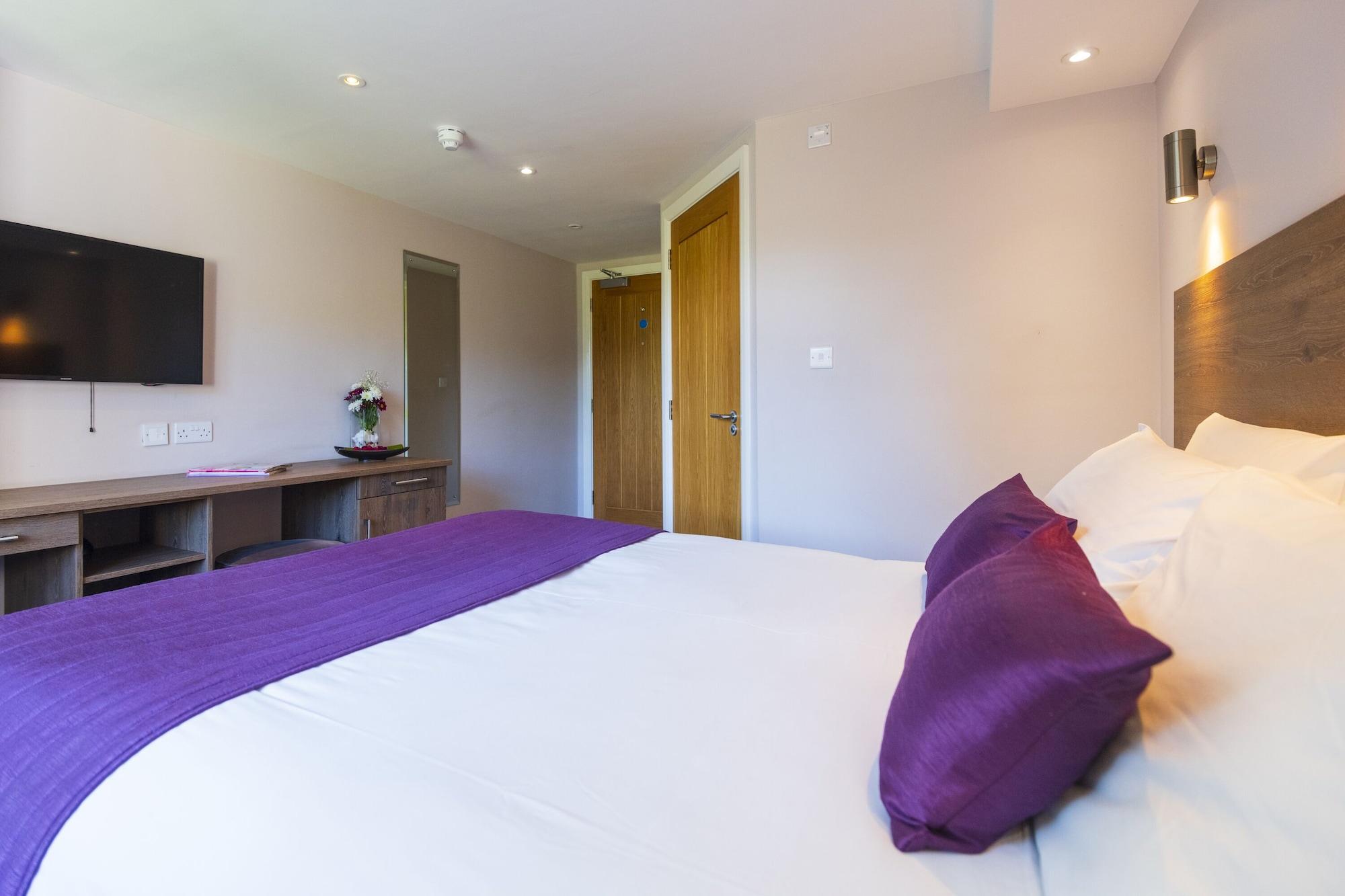 The Limes Country & Admiral Restaurant Hotel