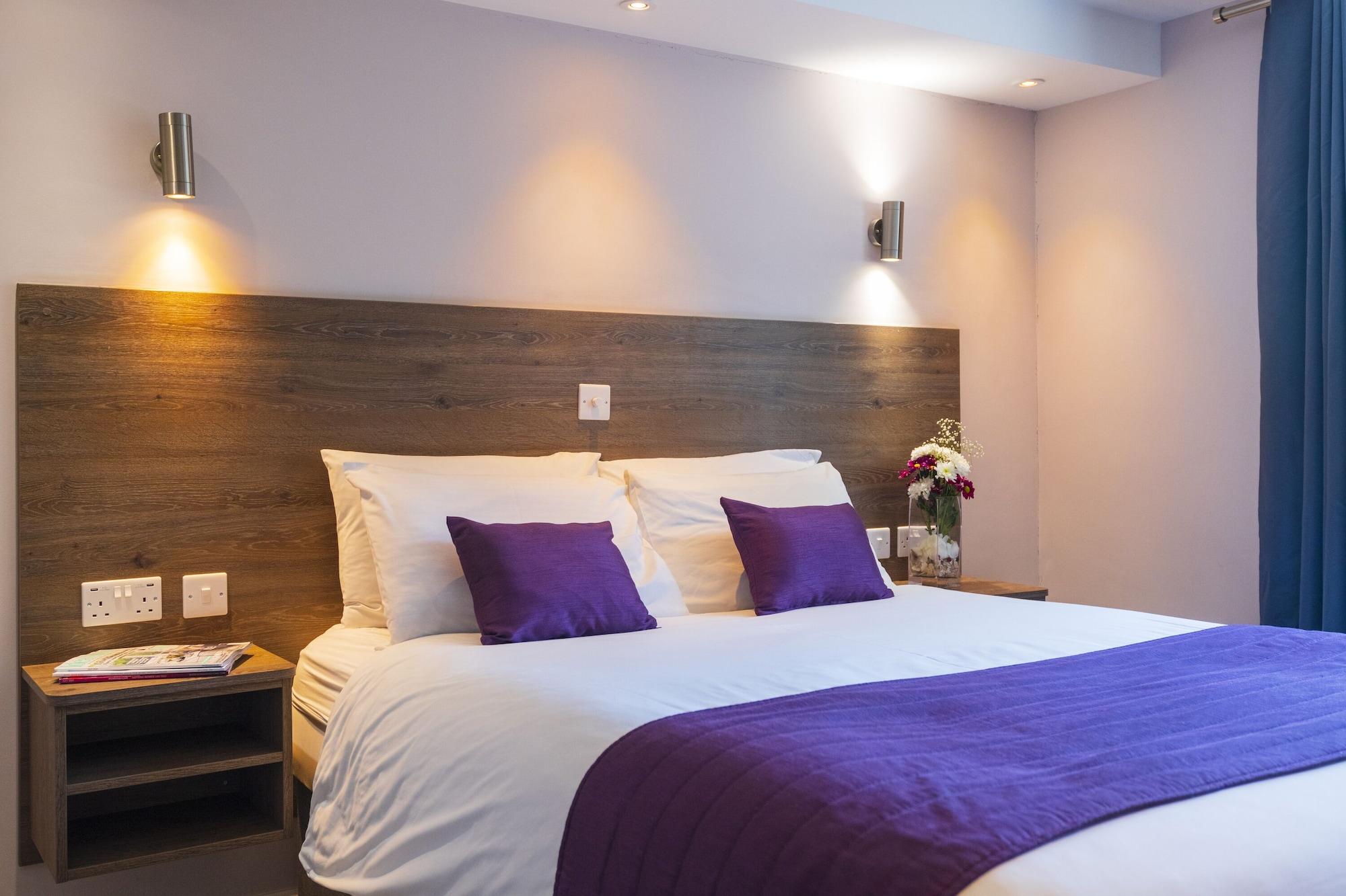 The Limes Country & Admiral Restaurant 3* Solihull