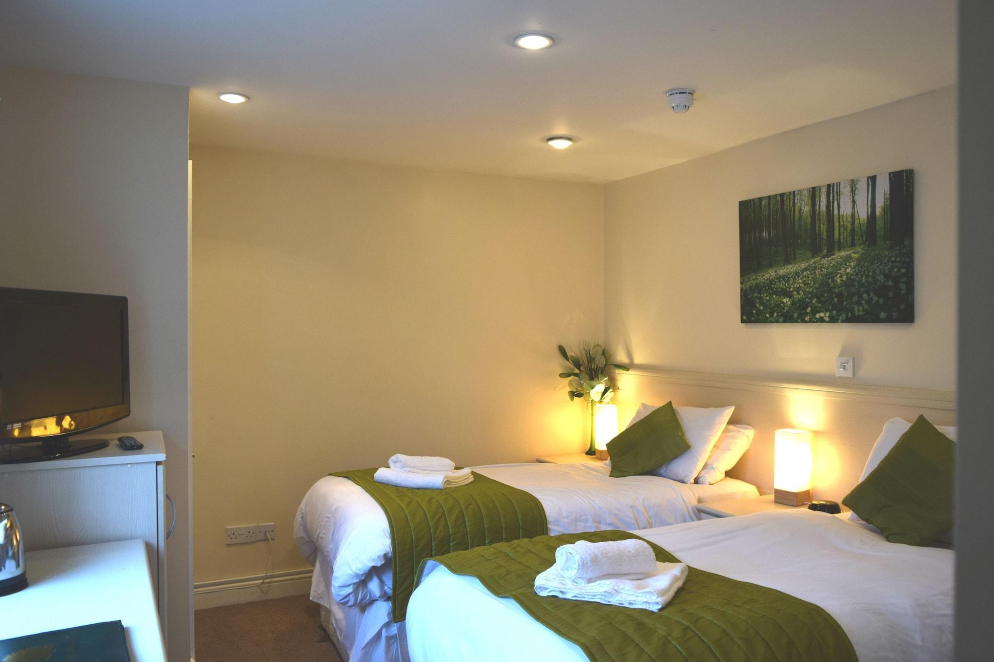 The Limes Country & Admiral Restaurant Hotel 3*